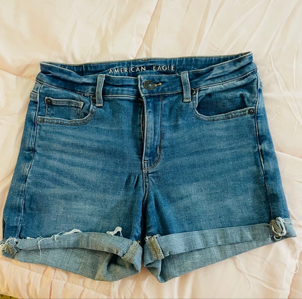 Women’s American Eagle Next Level stretch Jean Shorts Size 10